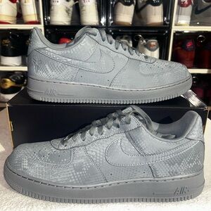 Kobe Bryant x Nike Air Force 1 Low "Cool Grey"
IB0018-004  original box